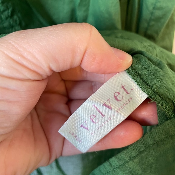 EUC velvet by Graham & Spencer Kelly green flutter sleeved top - Picture 2 of 6